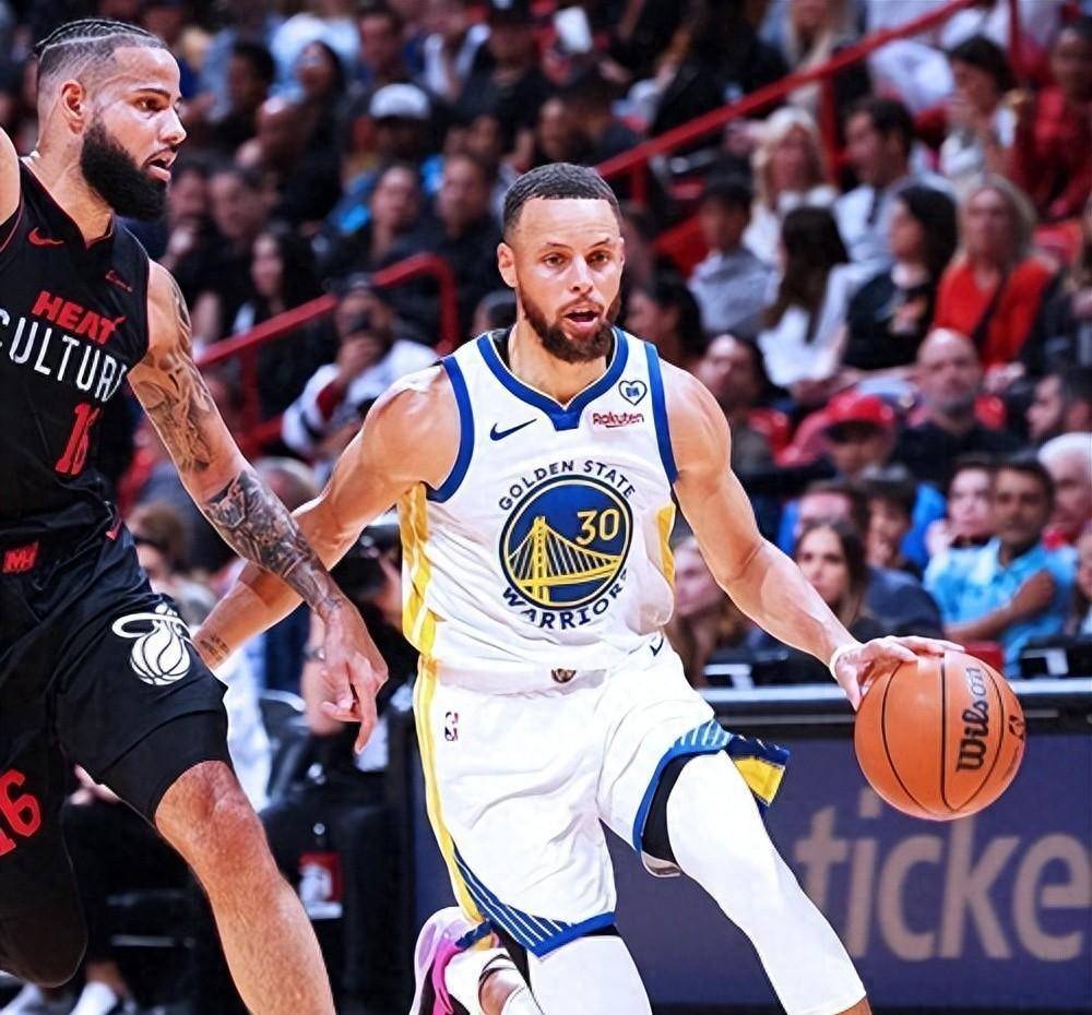 开云中国-库里在快船比赛中败北,比赛规则变更引发热议!赢得满堂喝彩-开云中国