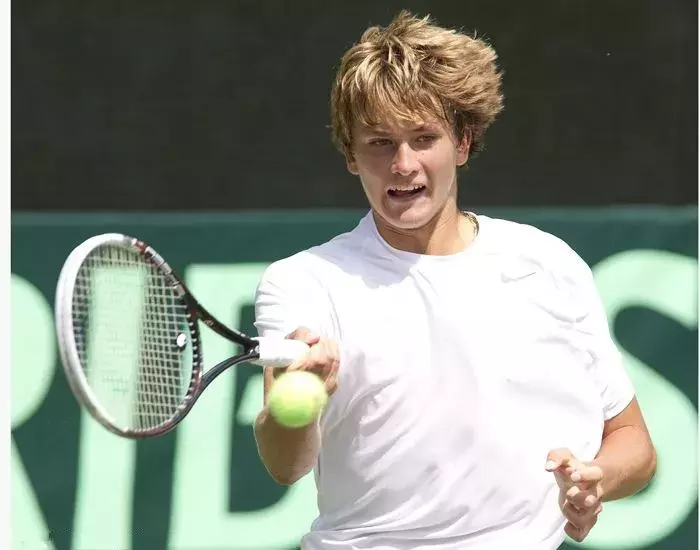 开云体育-德罗巴焦点对战，费德勒与60激战勇士分钟，大比分获胜胜负难料！全场沸腾不已-开云体育